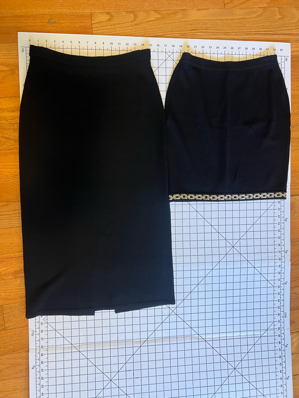 St. John 3 piece Black Knit Zip Jacket and 2 Skirts Set with Gold Chain Trim - Picture 3 of 6